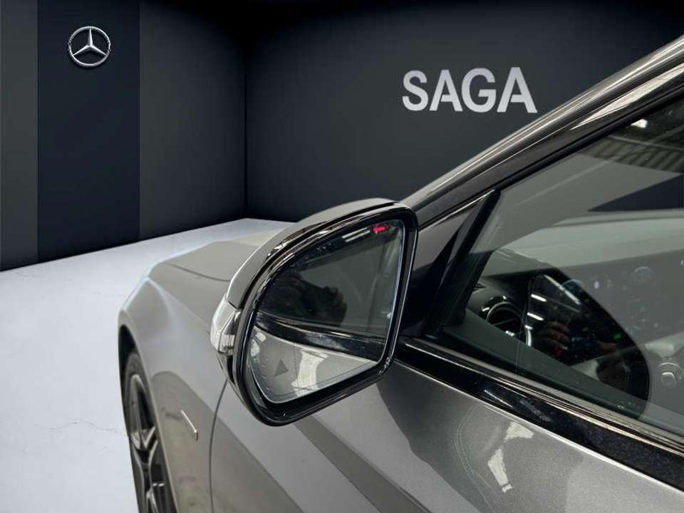 Mercedes-Benz E 300 - Imagem 12