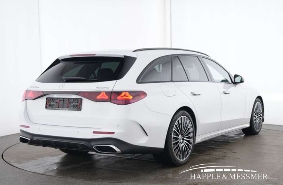 Mercedes-Benz E 300 - Imagem 2