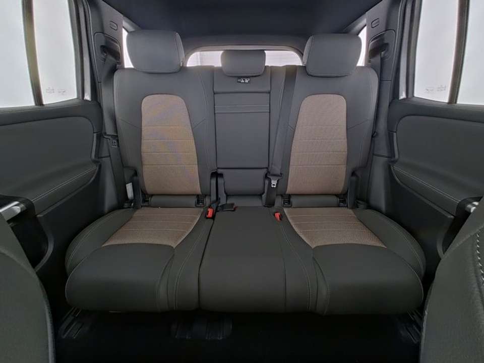 Mercedes-Benz EQB 250 - Imagem 9