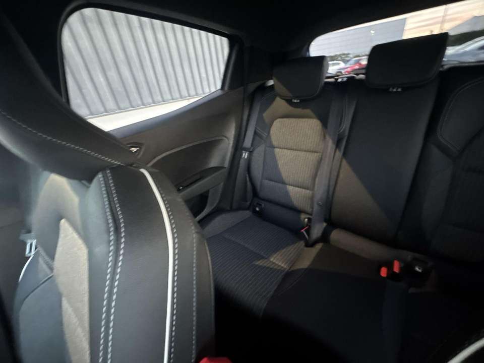 Mitsubishi Colt - Imagem 11