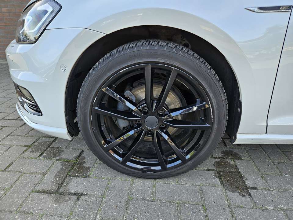 Volkswagen Golf - Imagem 4