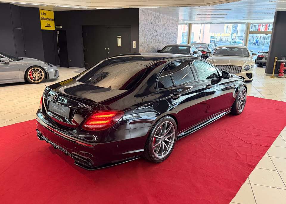 Mercedes-Benz E 63 AMG - Imagem 9