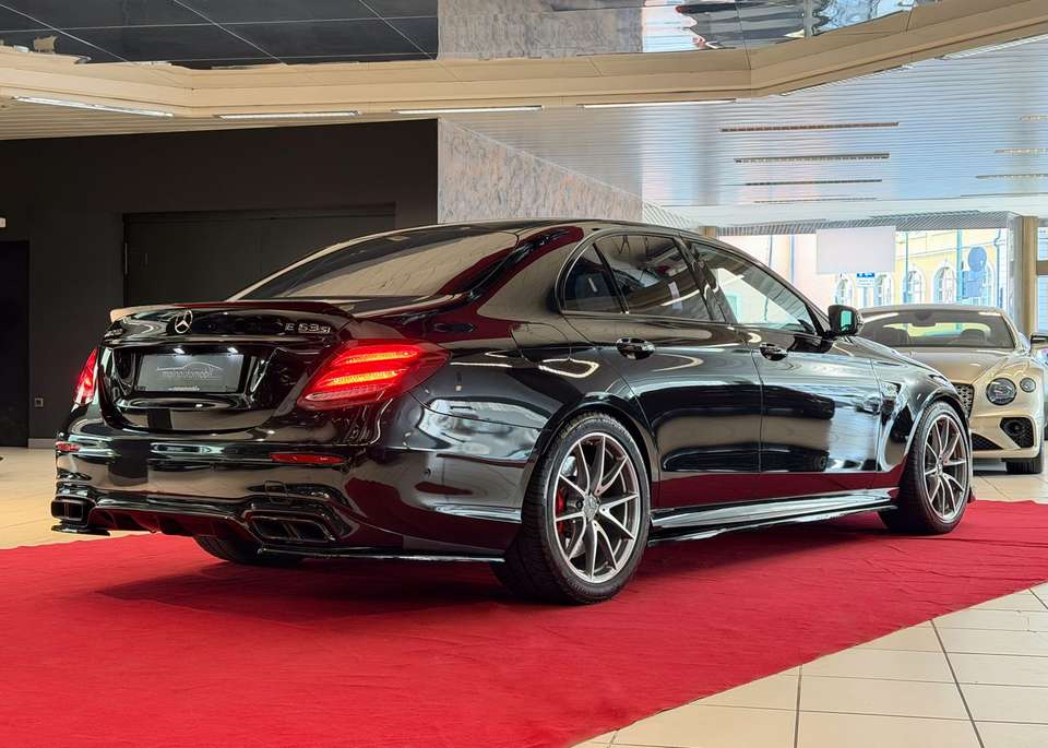 Mercedes-Benz E 63 AMG - Imagem 10