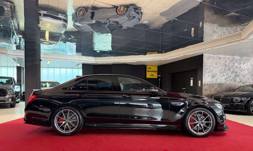 Mercedes-Benz E 63 AMG - Imagem 12