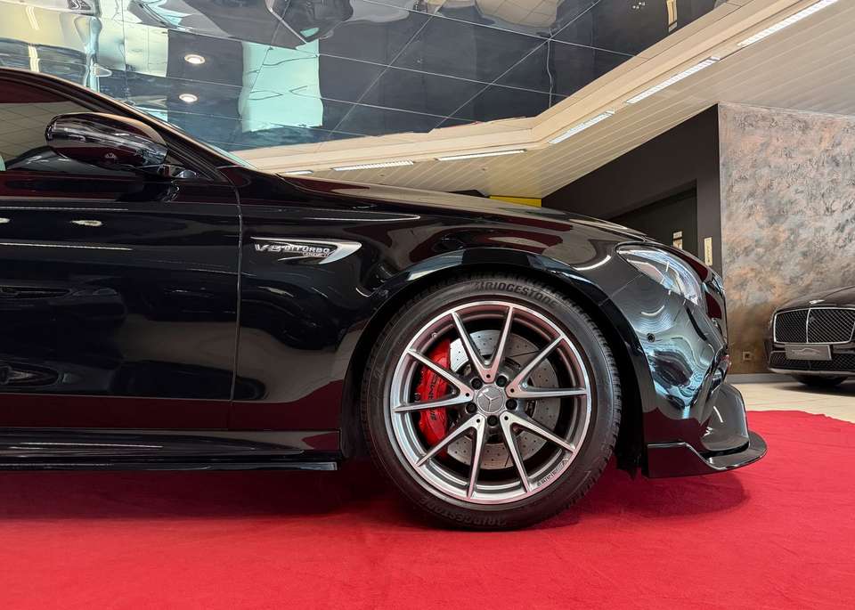 Mercedes-Benz E 63 AMG - Imagem 13