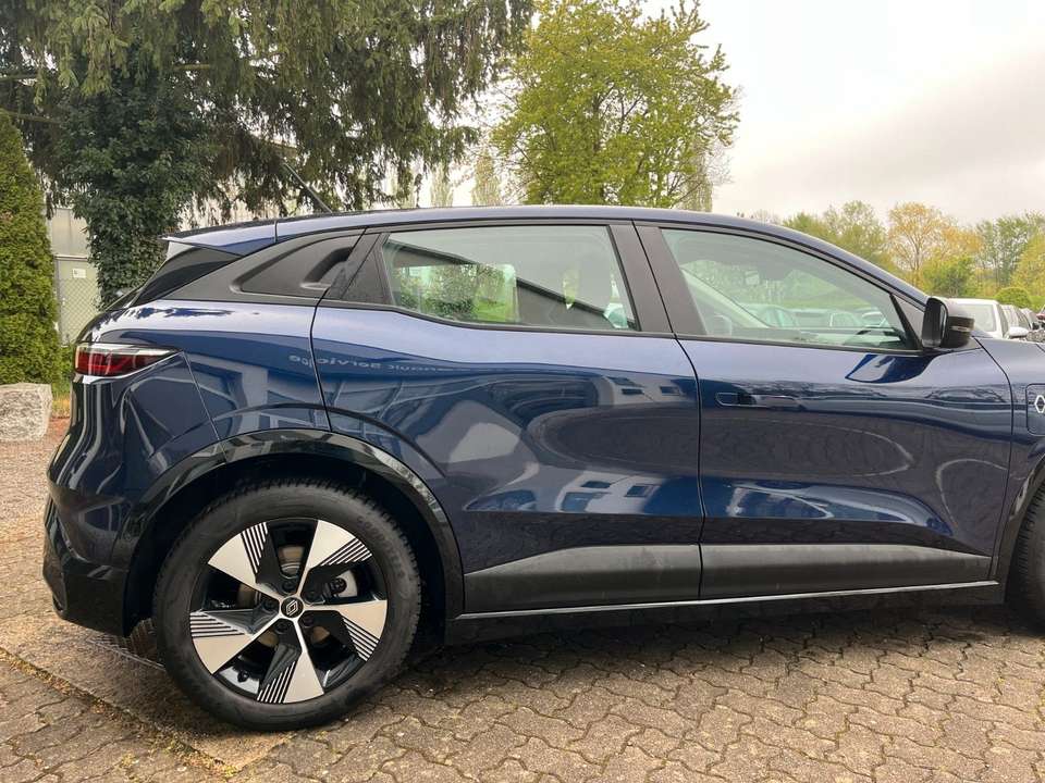 Renault Megane E-Tech - Imagem 3
