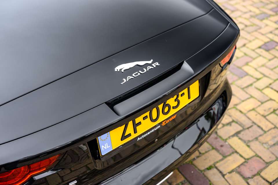 Jaguar F-Type - Imagem 11