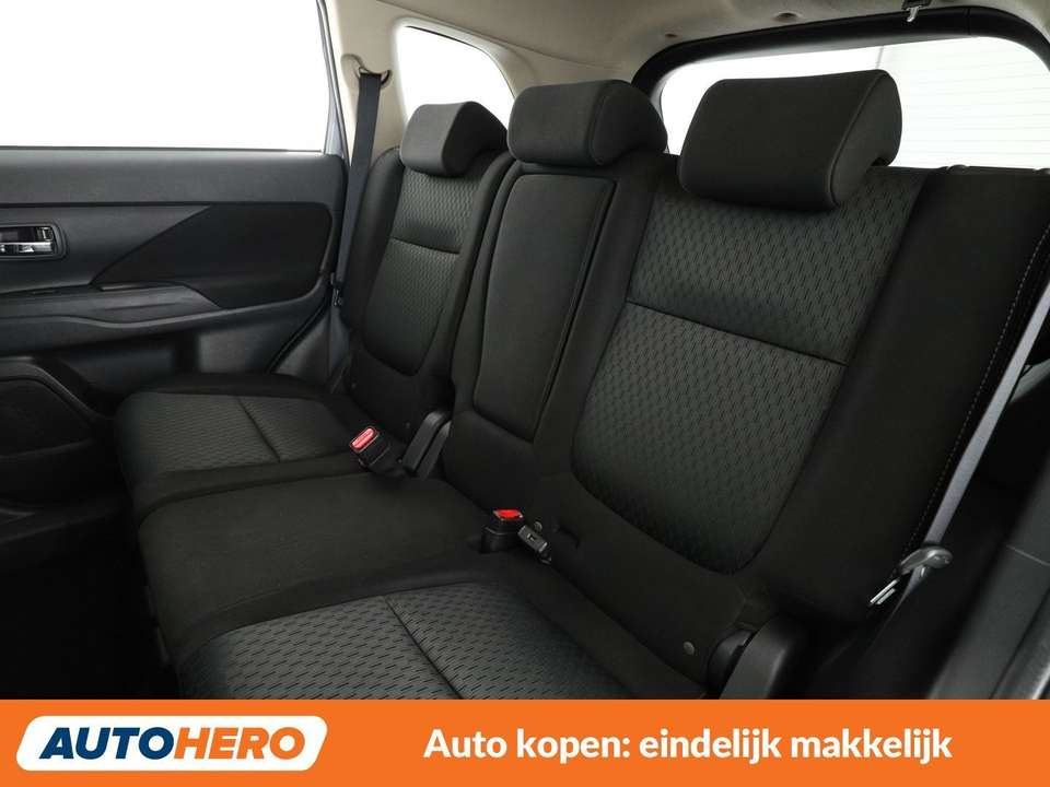 Mitsubishi Outlander - Imagem 14