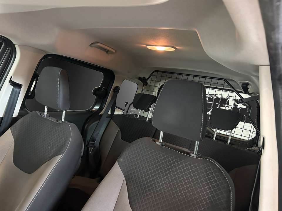 Ford Tourneo Courier - Imagem 14