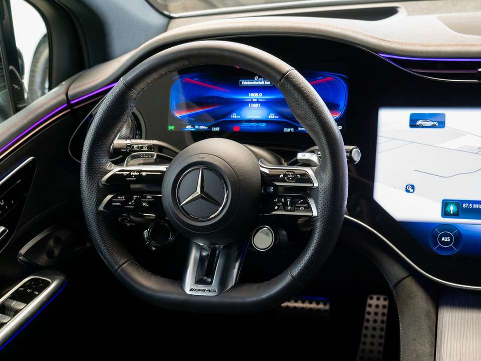 Mercedes-Benz EQE 43 - Imagem 12