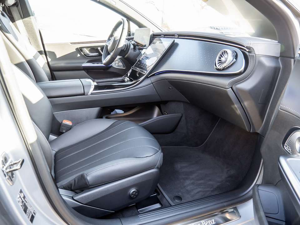 Mercedes-Benz EQE 350 - Imagem 8