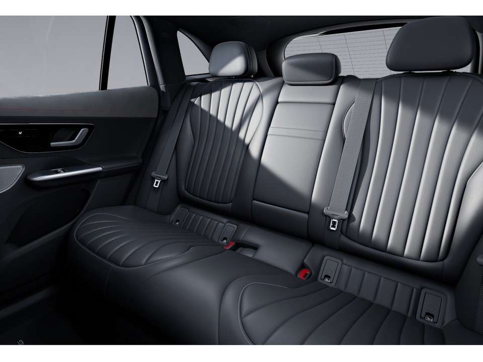 Mercedes-Benz EQE 350 - Imagem 11