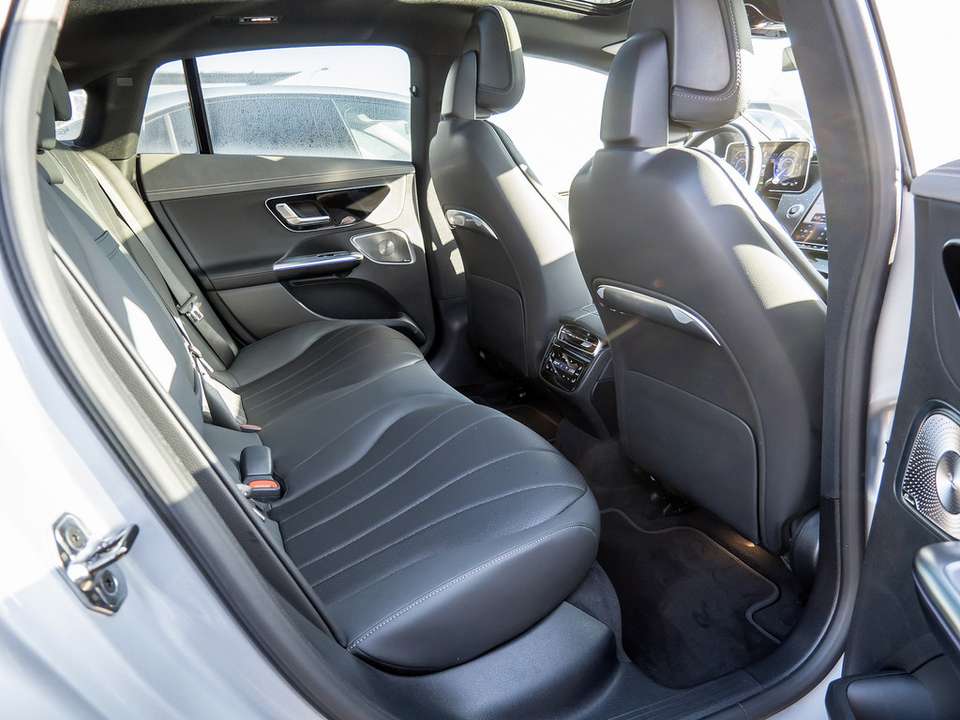 Mercedes-Benz EQE 350 - Imagem 9
