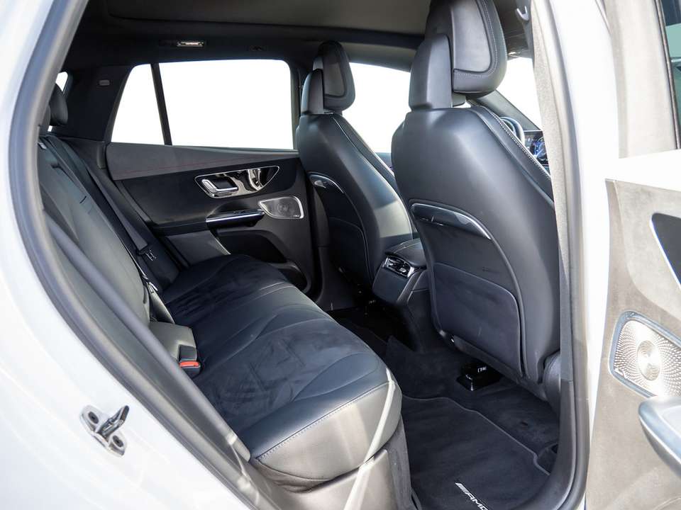 Mercedes-Benz EQE 350 - Imagem 8