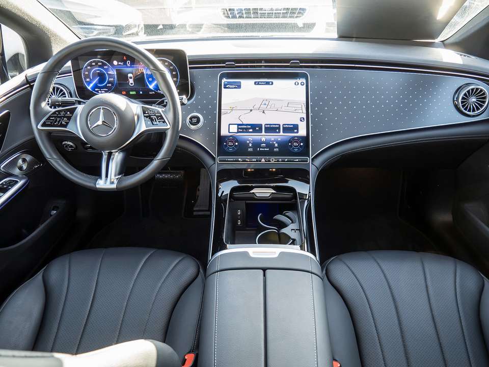 Mercedes-Benz EQE 350 - Imagem 11