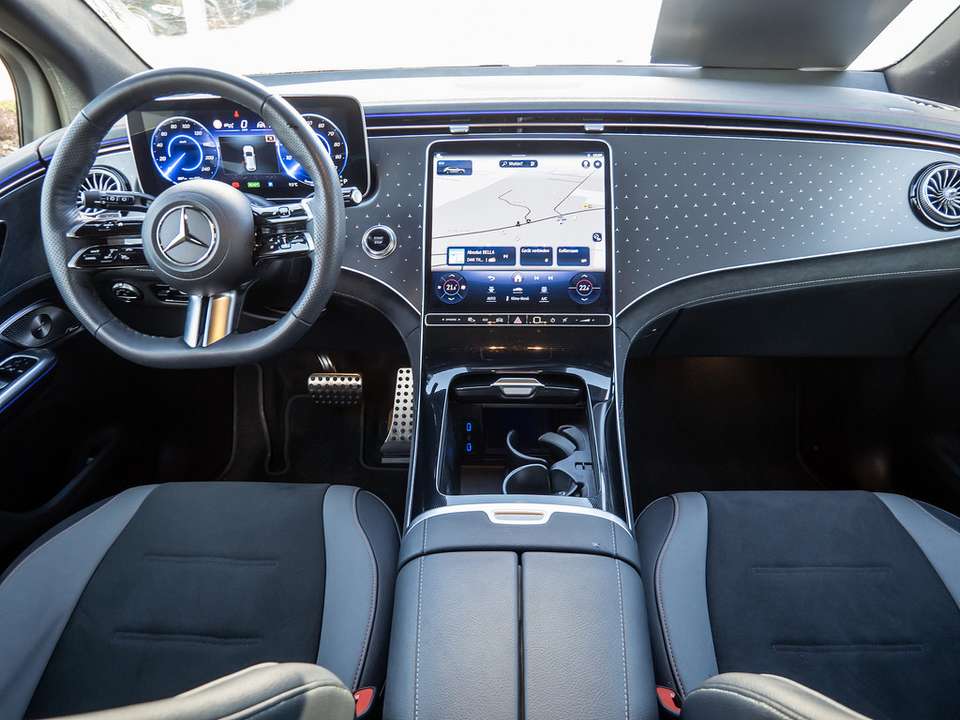 Mercedes-Benz EQE 350 - Imagem 11