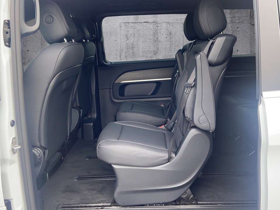 Mercedes-Benz EQV 300 - Imagem 13