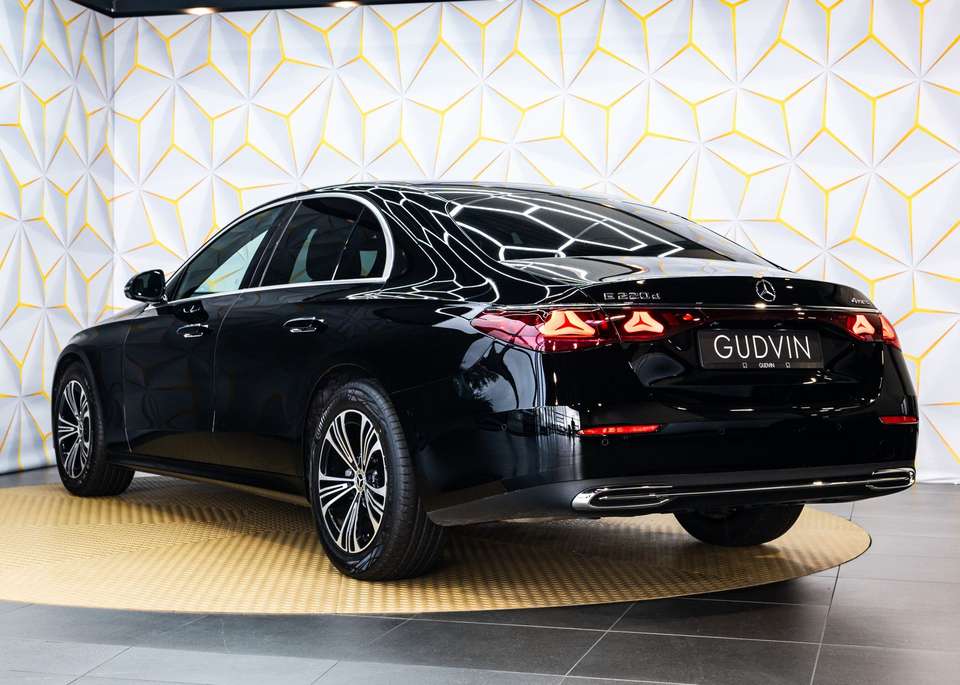 Mercedes-Benz E 220 - Imagem 12