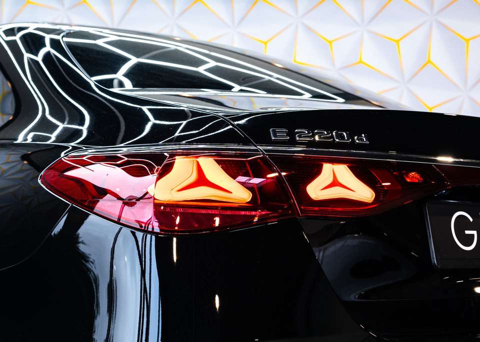 Mercedes-Benz E 220 - Imagem 14