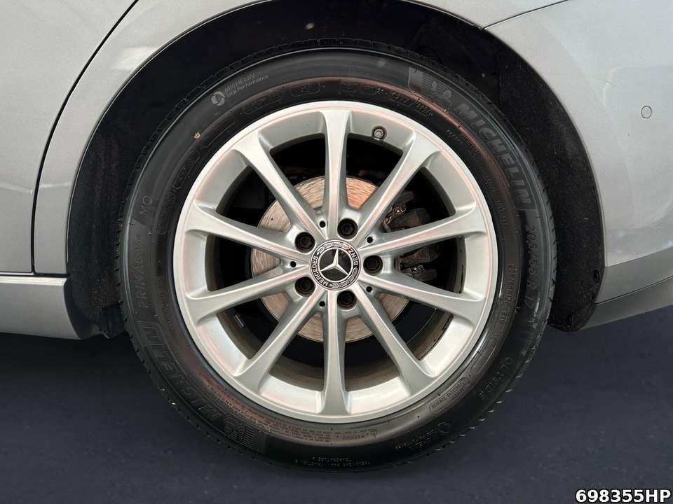 Mercedes-Benz B 180 - Imagem 11