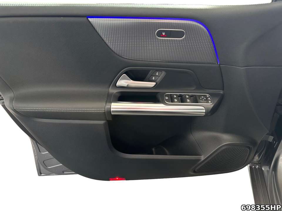 Mercedes-Benz B 180 - Imagem 12