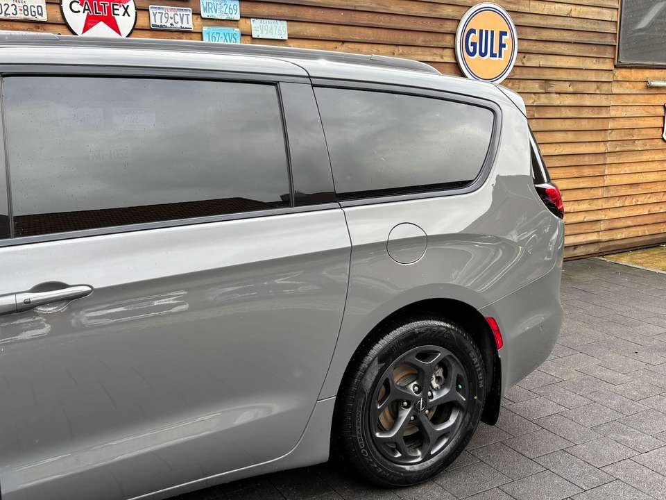 Chrysler Pacifica - Imagem 12