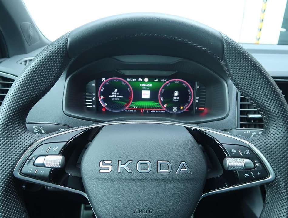 Skoda Karoq - Imagem 12