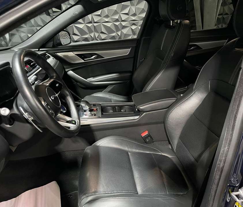 Jaguar XF - Imagem 13