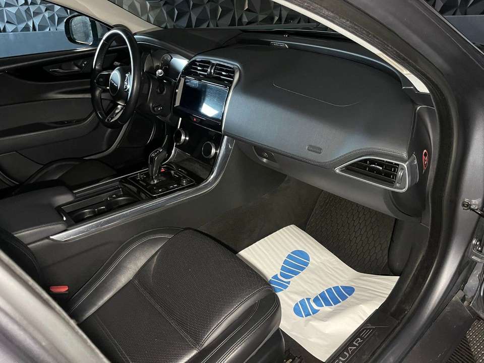 Jaguar XE - Imagem 15