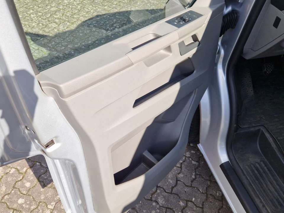 Volkswagen Transporter - Imagem 12