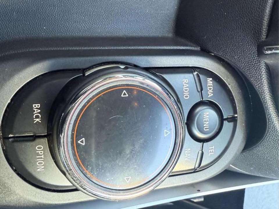 MINI Cooper D - Imagem 11