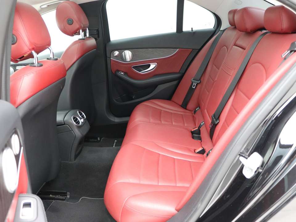 Mercedes-Benz C 350 - Imagem 12