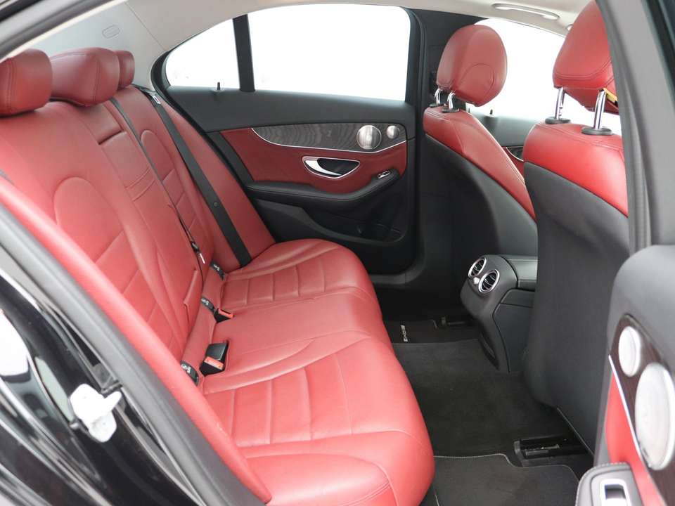 Mercedes-Benz C 350 - Imagem 13