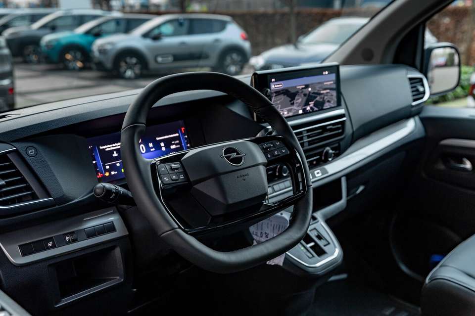 Opel Vivaro - Imagem 11