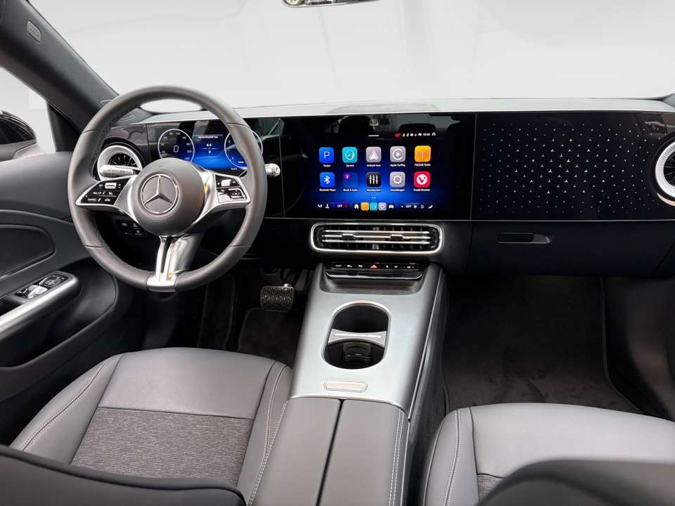 Mercedes-Benz CLA 180 - Imagem 8