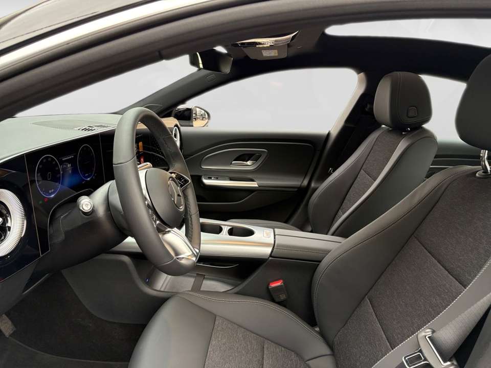 Mercedes-Benz CLA 180 - Imagem 11