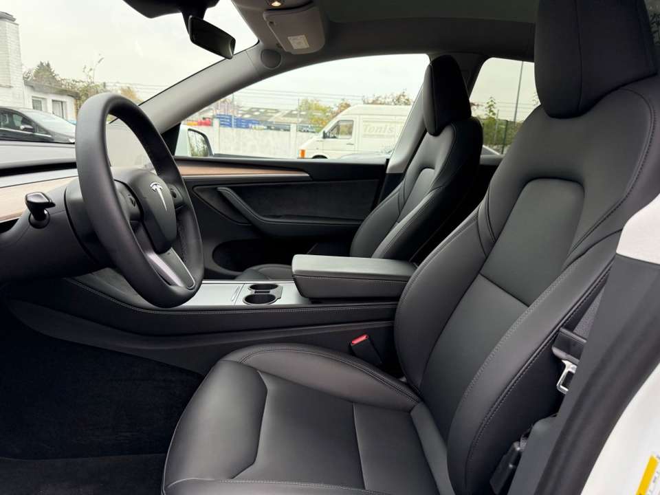 Tesla Model Y - Imagem 13