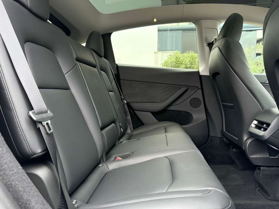 Tesla Model Y - Imagem 15