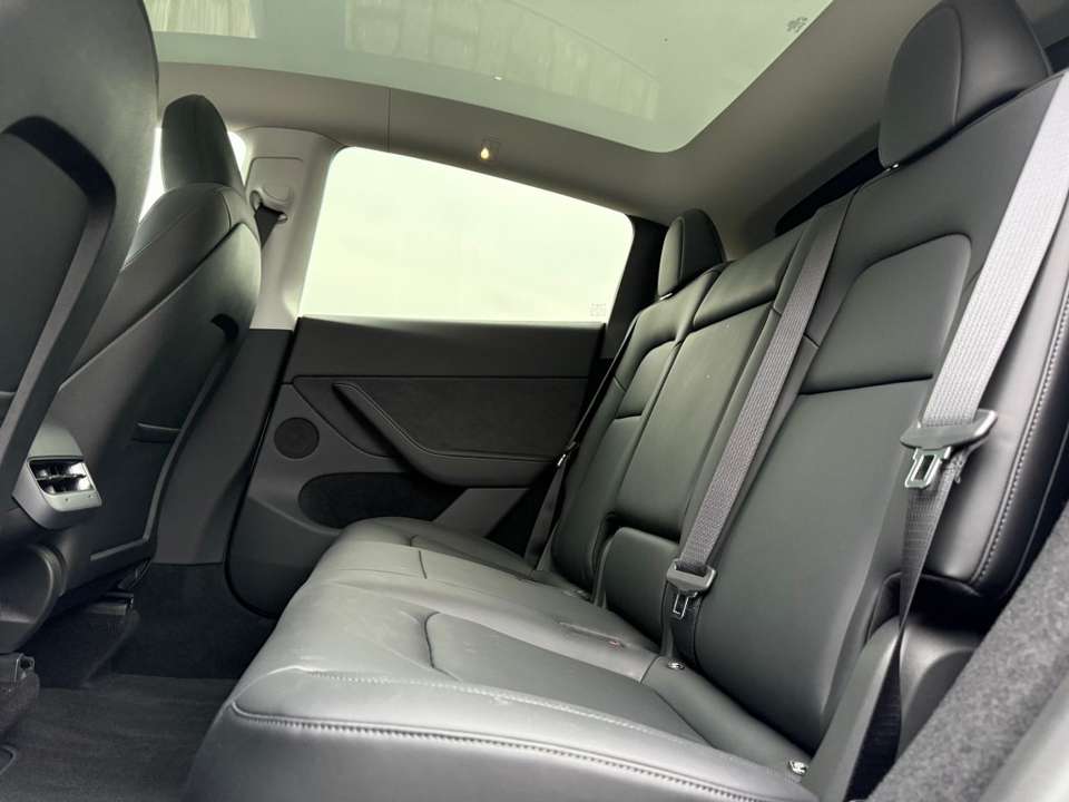 Tesla Model Y - Imagem 16