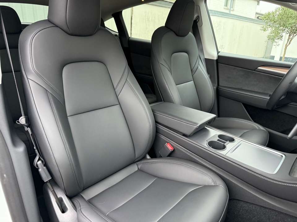 Tesla Model Y - Imagem 17