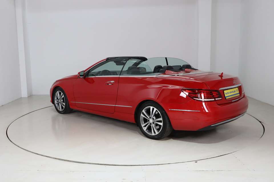 Mercedes-Benz E 200 - Imagem 12