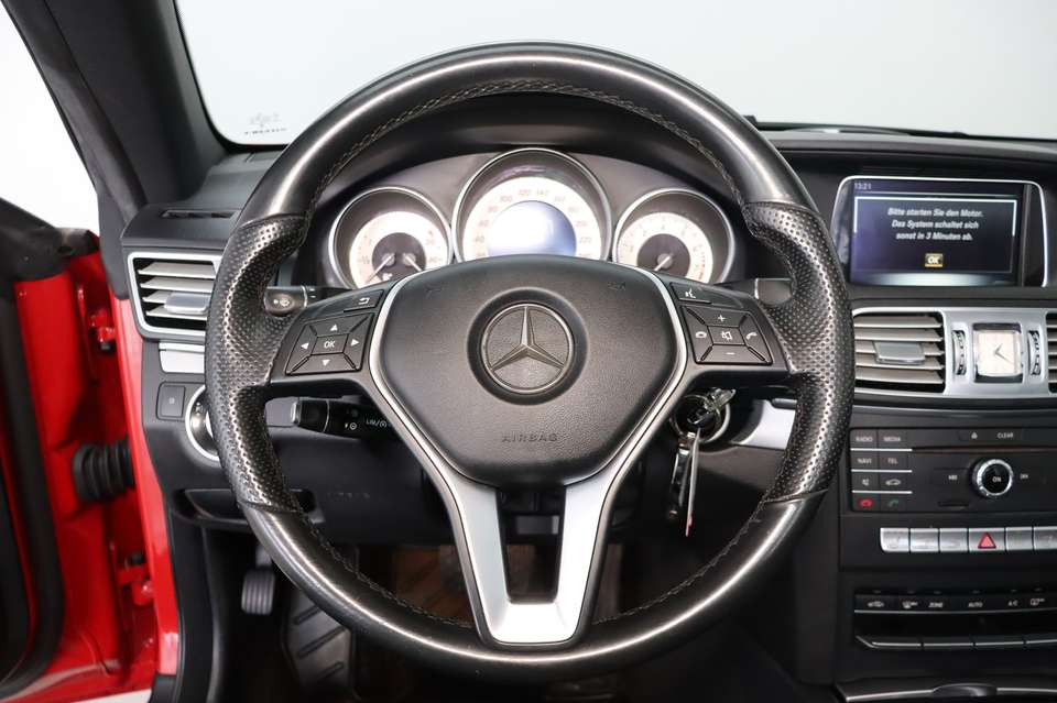 Mercedes-Benz E 200 - Imagem 15