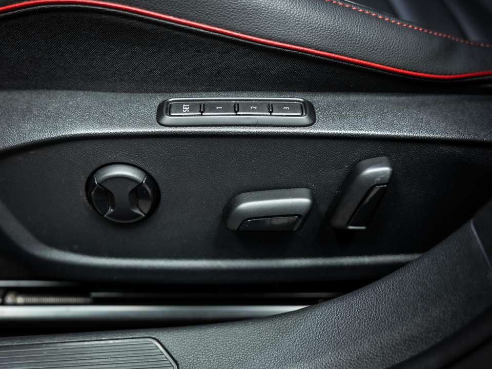 Volkswagen Golf GTI - Imagem 19