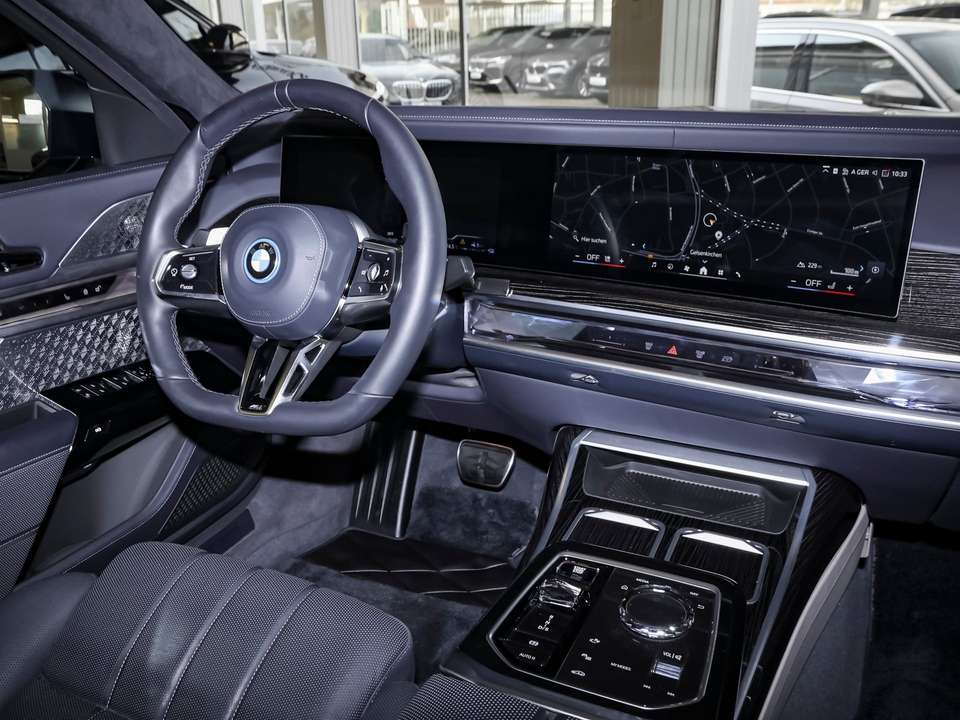 BMW 750 - Imagem 4