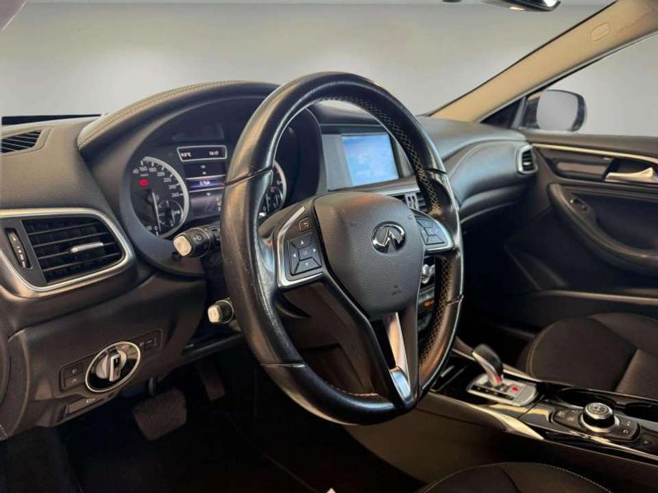 Infiniti Q30 - Imagem 4