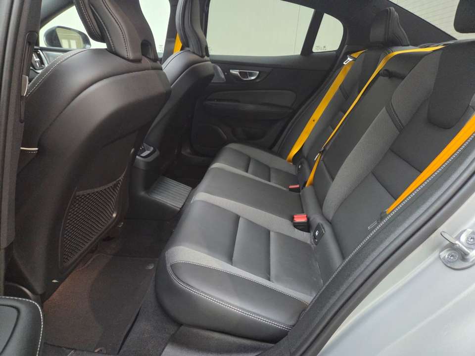 Volvo S60 - Imagem 13