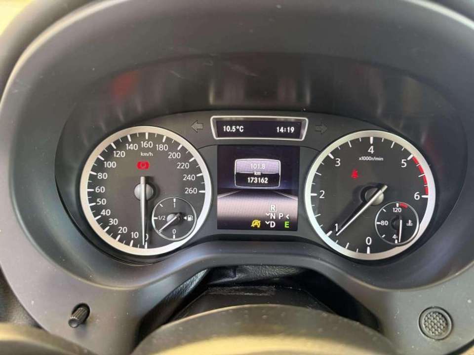 Infiniti Q30 - Imagem 12