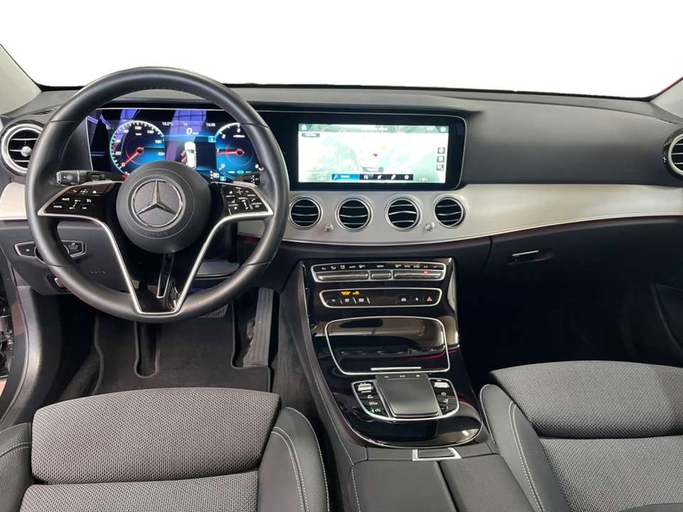 Mercedes-Benz E 220 - Imagem 5