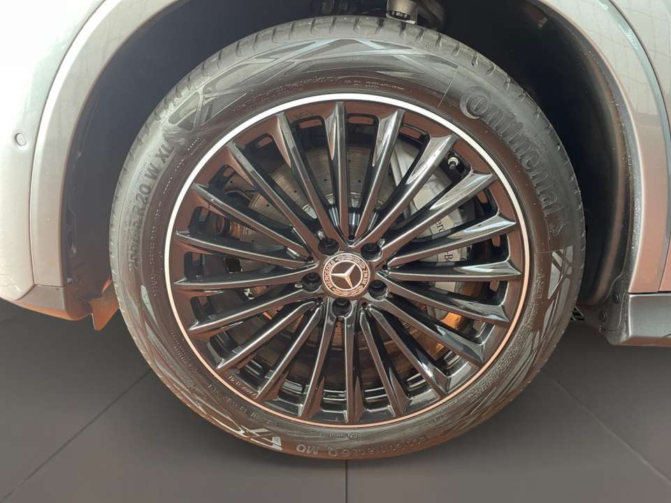 Mercedes-Benz GLC 300 - Imagem 9