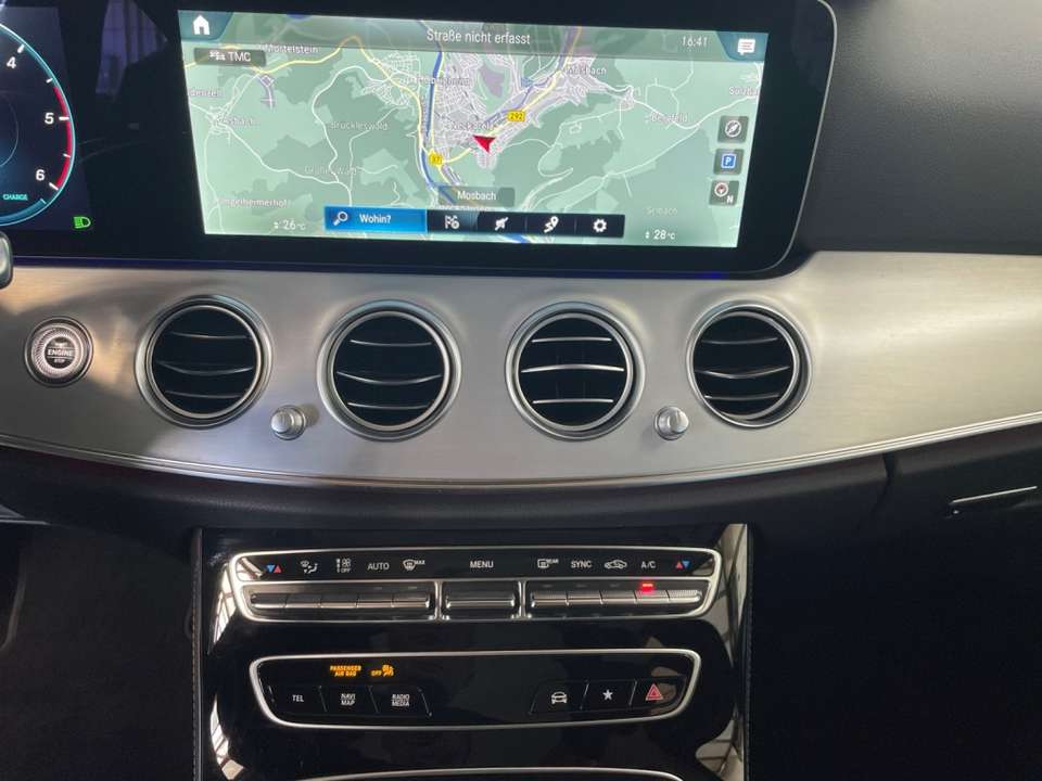 Mercedes-Benz E 220 - Imagem 12